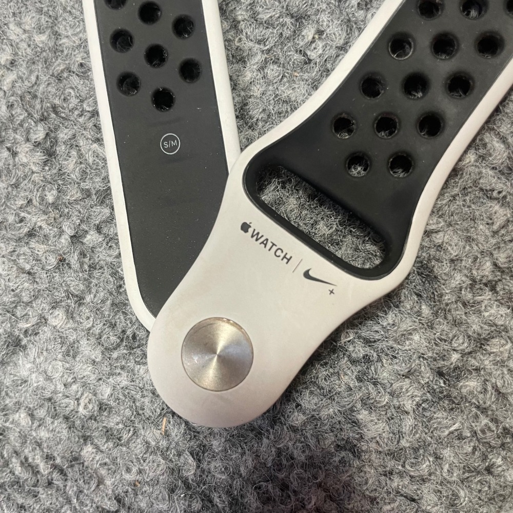 NEW Apple Watch Nike Sport Band S/M Pure Platinum Black Perforated 38/40/41mm
